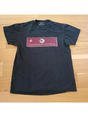 Harry Potter Men's Black and Red Tshirt